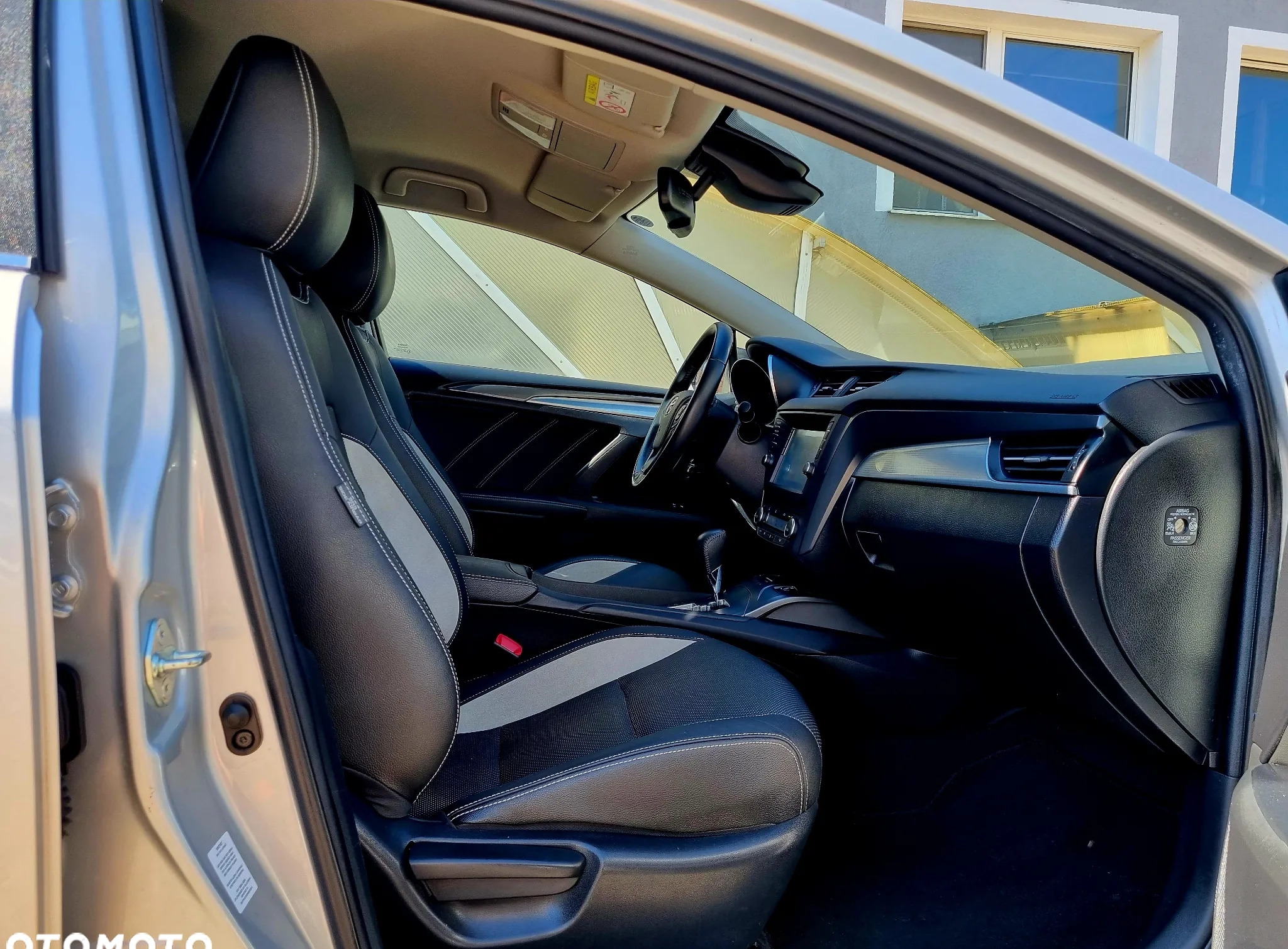 Toyota Avensis cena 65900 przebieg: 139000, rok produkcji 2018 z Legionowo małe 277
